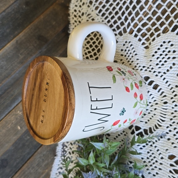 RAE DUNN CUP - Picture 3 of 6